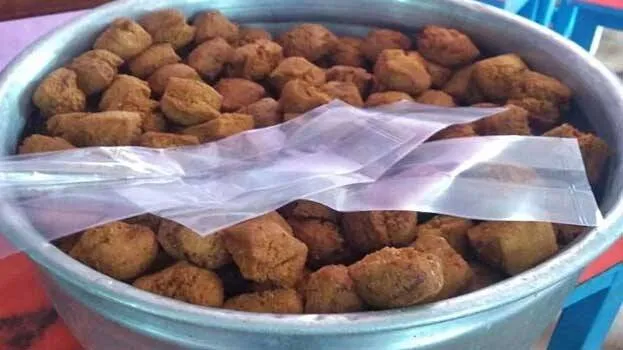 ezhuthani-cake-