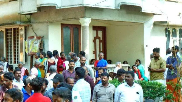 crowd
