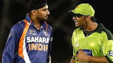akthar-harbhajan