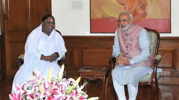 amritananda-mayi-modi