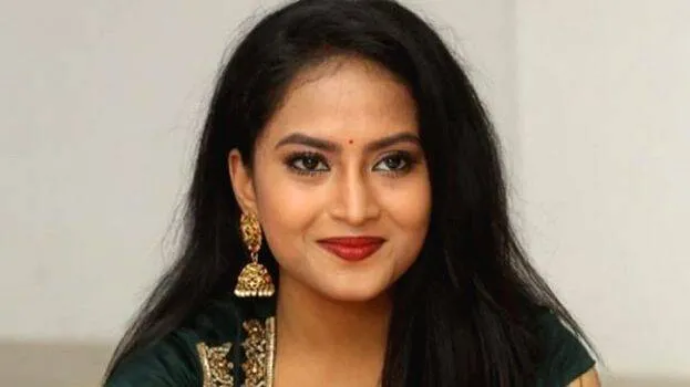 serial-actress-sravani
