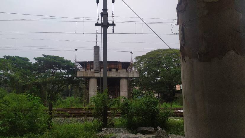 electric-post electric-post