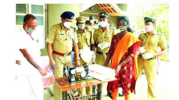 02-sewing-machine 02-sewing-machine