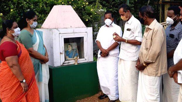 01-karimbanakuzhy 01-karimbanakuzhy