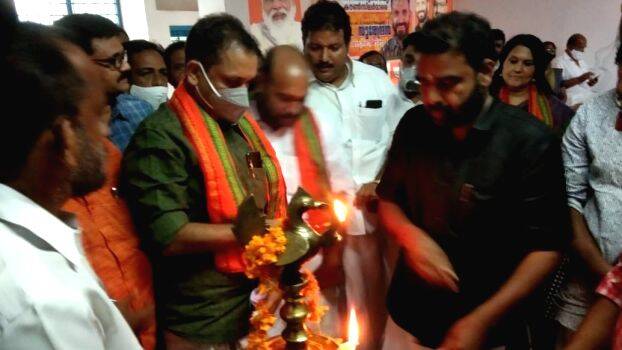 19-surendran 19-surendran