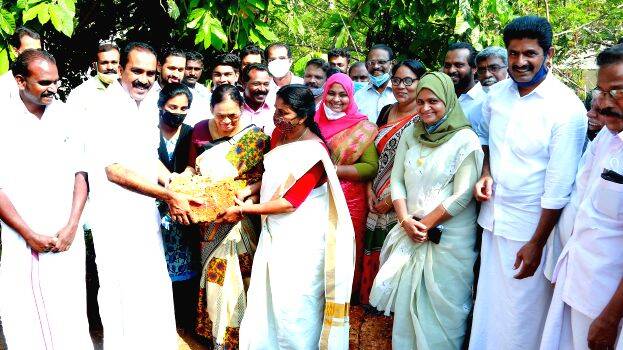 anwar-sadath-mla anwar-sadath-mla