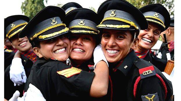 women-army-officer women-army-officer