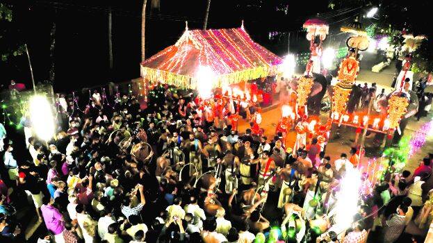 thriprayar-pooram thriprayar-pooram