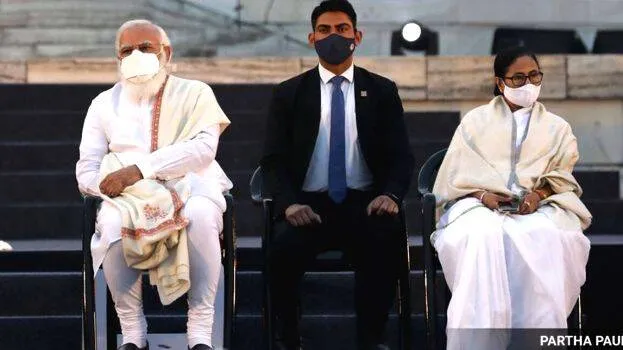 modi-and-mamtha