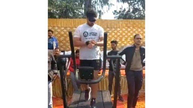 moradabad-express moradabad-express