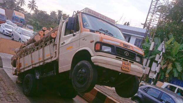 timber-lorry timber-lorry