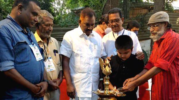 caricacher caricacher