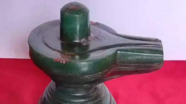 emerald-shiva-lingam emerald-shiva-lingam