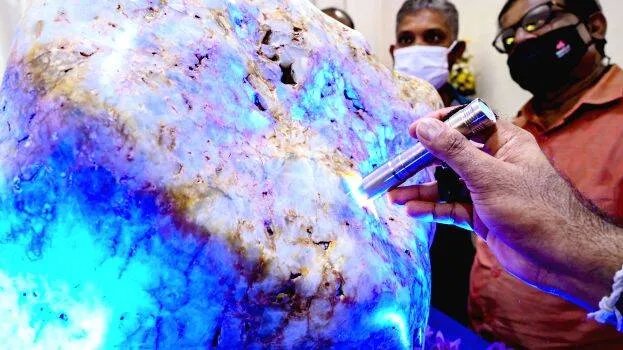 sapphire-found-in-sri-lan