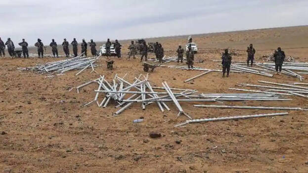 border-clash border-clash