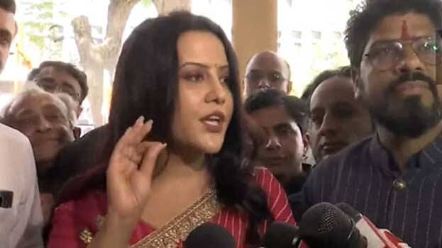 former-cm-wife-mr former-cm-wife-mr