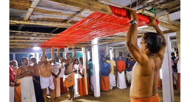 vela-koora vela-koora