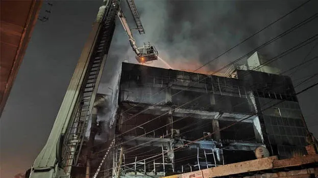 fire-broke-out-in-delhi