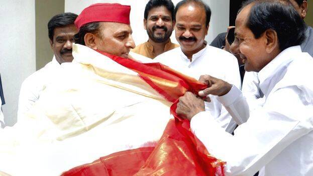 kcr-and-akhilesh-yadav kcr-and-akhilesh-yadav