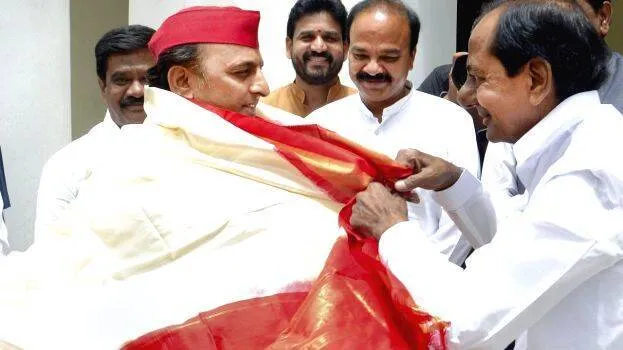 kcr-and-akhilesh-yadav