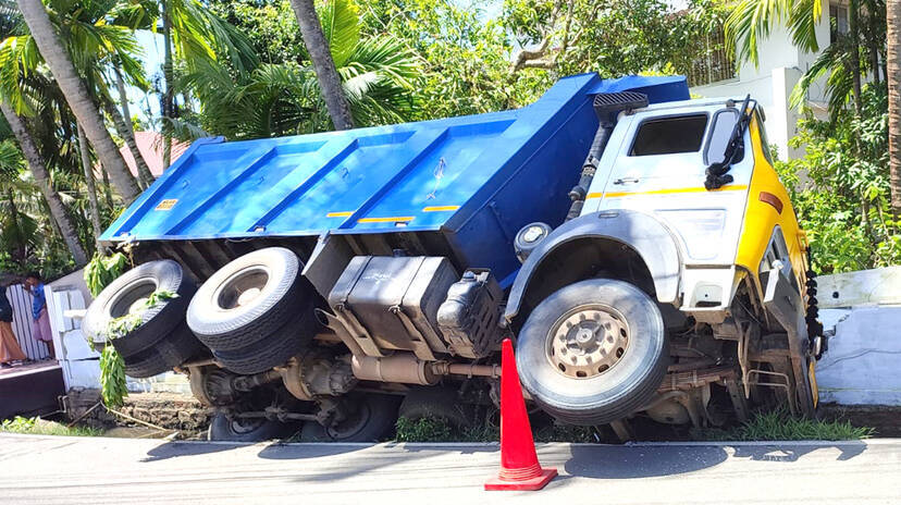 accident-paravur- accident-paravur-