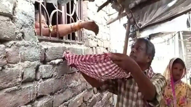 elder-couple elder-couple