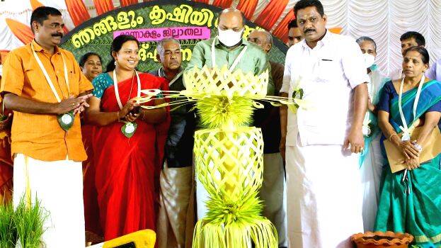 njanjalum-krishiyilek njanjalum-krishiyilek