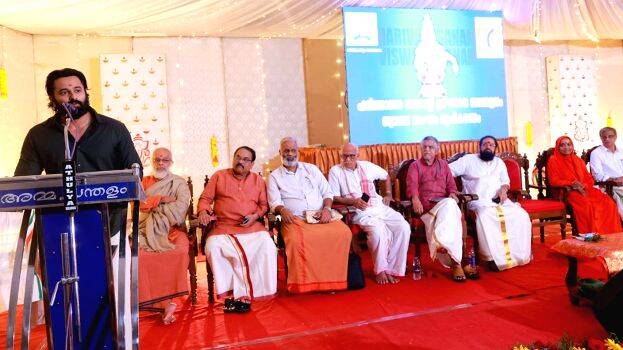 12-unni-mukundan 12-unni-mukundan