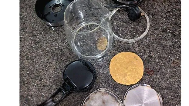 gold-smuggling