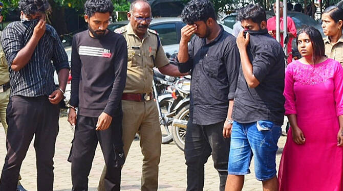 honey-trap- honey-trap-