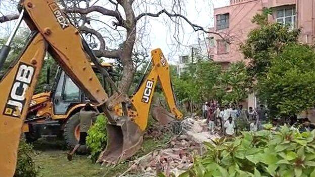 noida-wall- noida-wall-