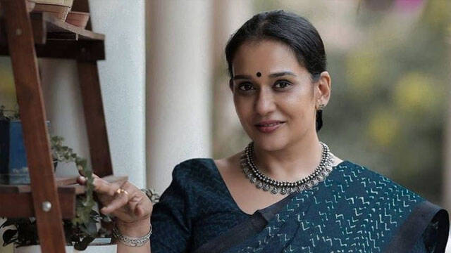 mala-parvathy mala-parvathy