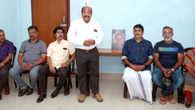 25-thilakan 25-thilakan