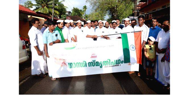 03-gandhi-smruthi-anish 03-gandhi-smruthi-anish