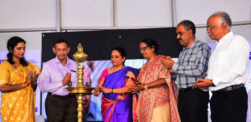 tesythomas tesythomas