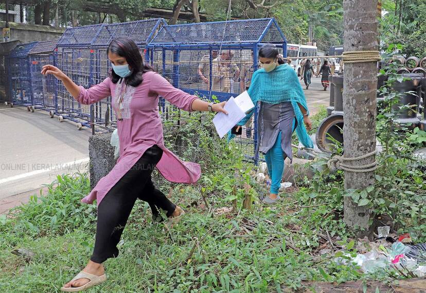 police-barricade police-barricade