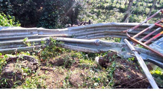 thakarnna-crash-barrier thakarnna-crash-barrier