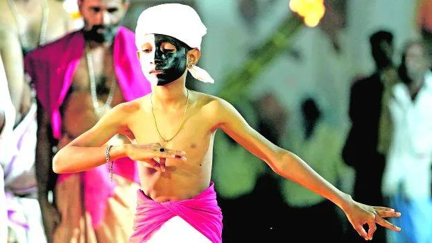 padayani