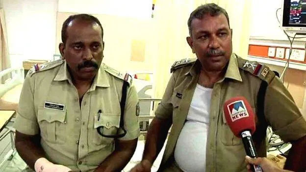 cops-attacked-