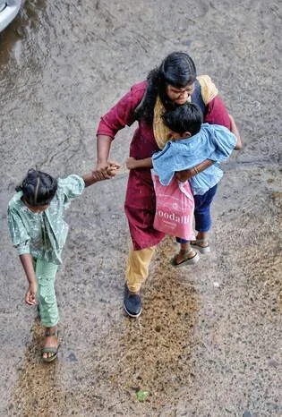 mansoon-mom