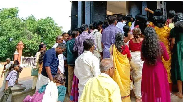 sivagiri-crowd