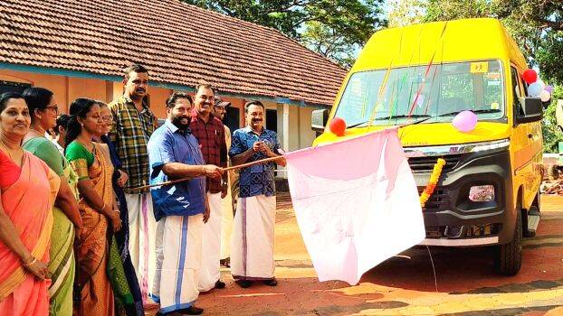 school-bus-flag-off school-bus-flag-off