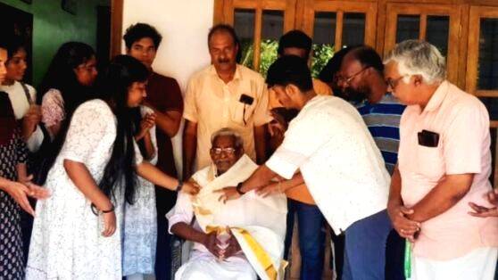 vatojanangalkkoppam vatojanangalkkoppam