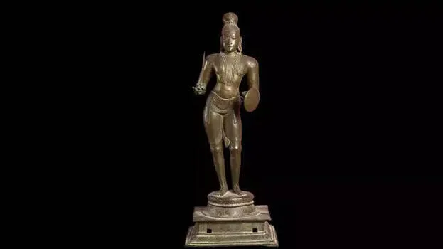 statue