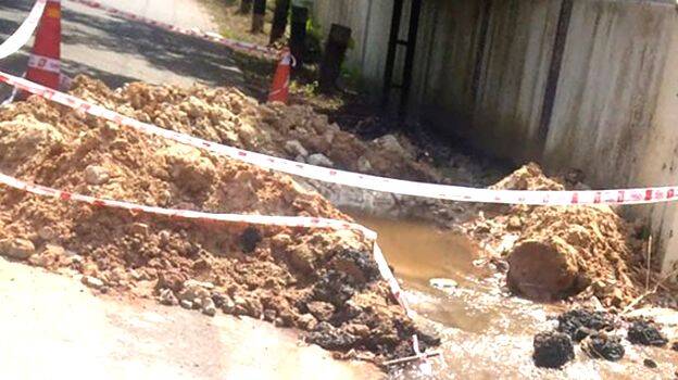 water-pipe water-pipe