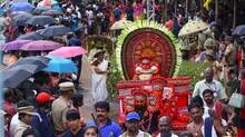 malabar-residents-have-to-borrow-money-for-onam-celeberation