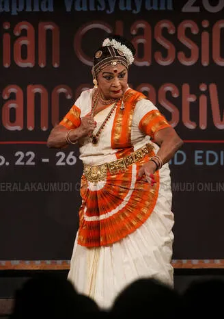 mohiniyattam-