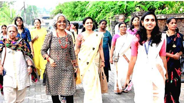 vanitha-nadatham vanitha-nadatham