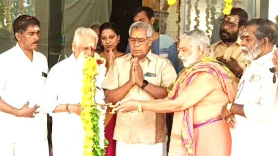 guruvadhanan-office guruvadhanan-office