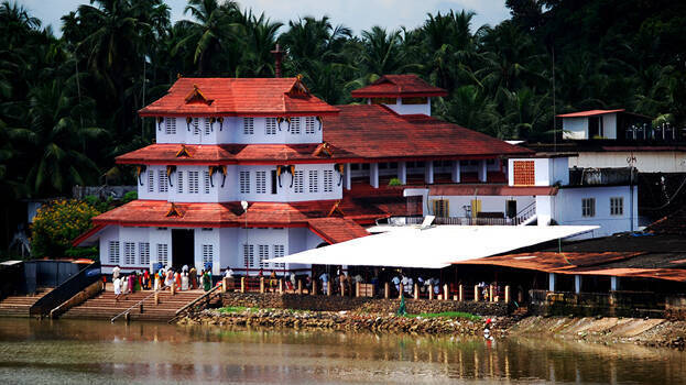 parassinikadavu-temple parassinikadavu-temple